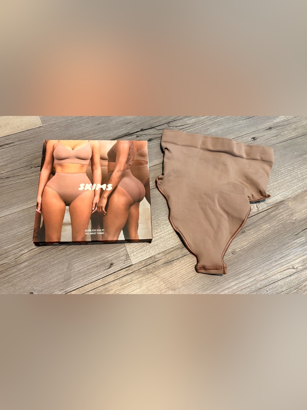 SKIMS Kim Kardashian seamless mid waist thong small new with tags